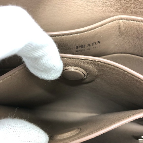 PRADA Cream Leather Saffiano Shoulder Bag - Picture 11 of 16